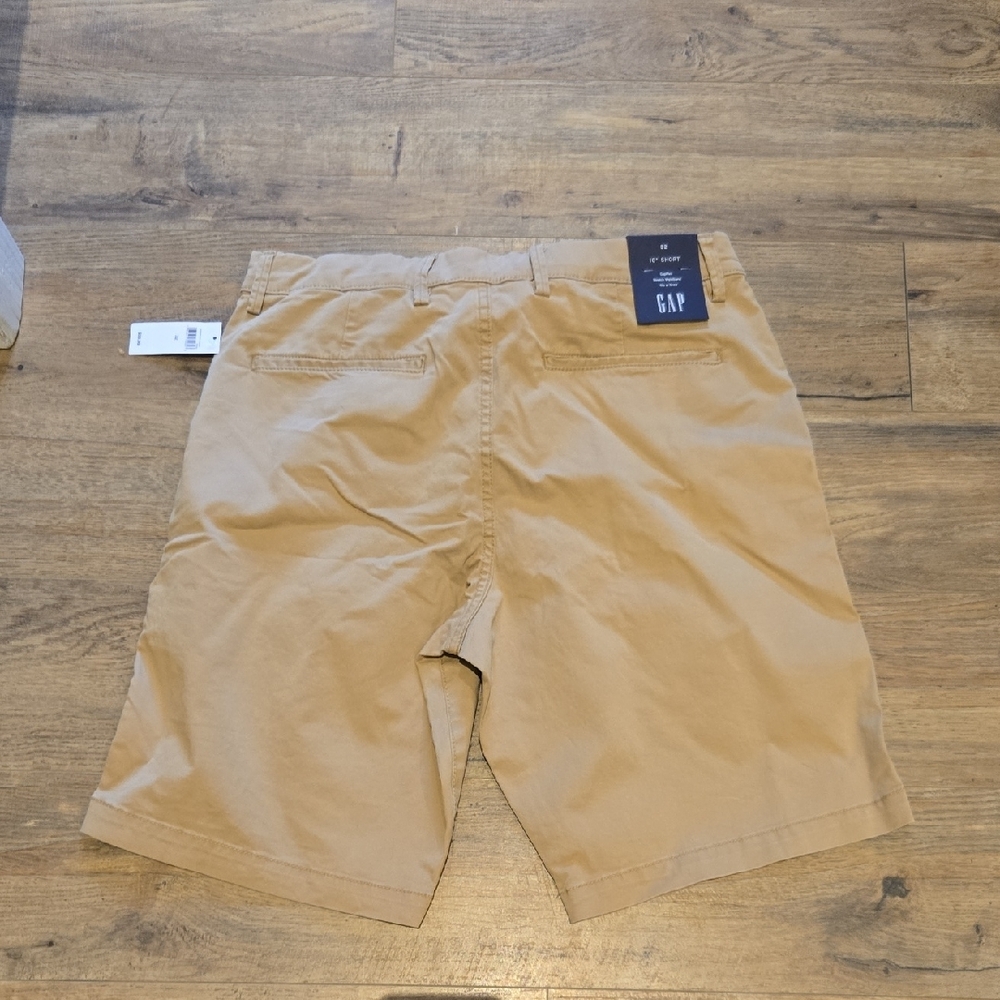 NWT Men's Tan Shorts - Picture 3 of 5